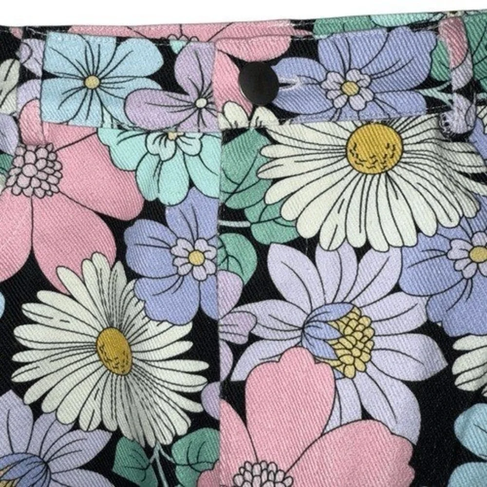 Storia vibrant floral